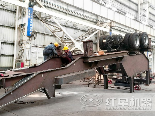 車載移動破碎機(jī)生產(chǎn)車間